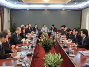 ベトナム訪問団_ヴィン計画投資大臣を表敬訪問